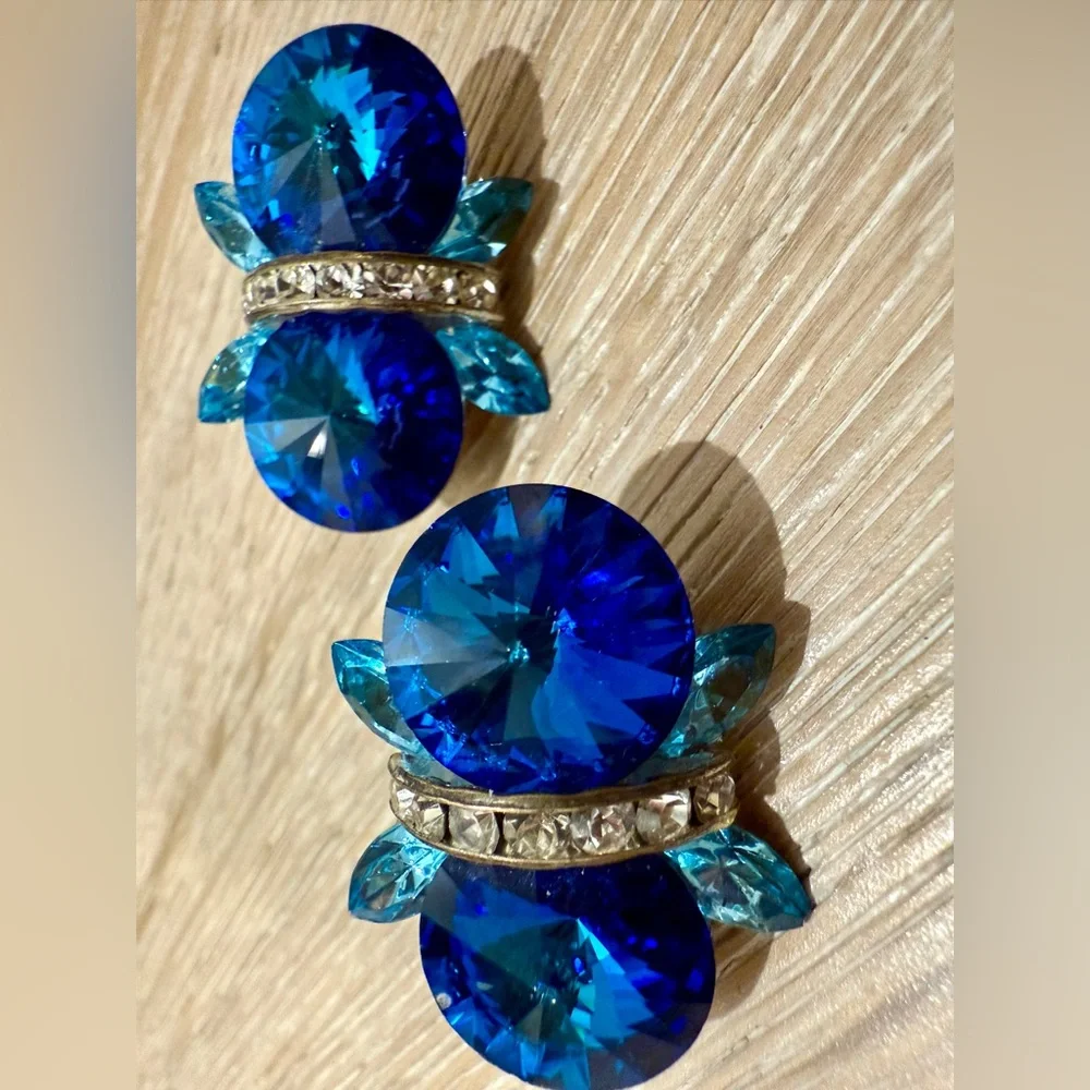 Sparkling, Stunning Blue Crystal Butterfly Clip-On Earrings-Gold-Tone Pre-Loved